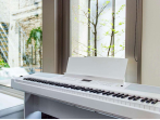 Цифровое пианино Yamaha Yamaha DGX-670 WH Set (педали + стойка)