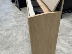 Цифровое пианино Roland F701 LA - белёный дуб