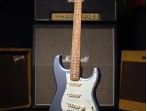 Электрогитара Fender Vintera '60s Stratocaster Ice Blue Metallic