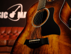 Электроакустическая гитара с кейсом TAYLOR 222CE-K DLX 200 Series Deluxe
