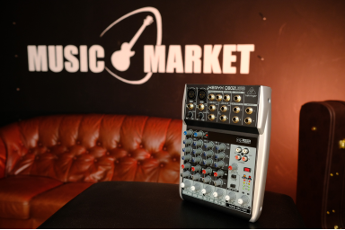 Микшерный пульт Behringer XENYX Q802USB
