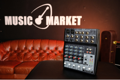 Микшерный пульт BEHRINGER XENYX 802