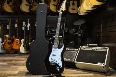 Электрогитара Ashtone ST-100 BK