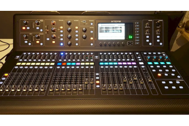 Цифровой микшерный пульт Midas M32 Live