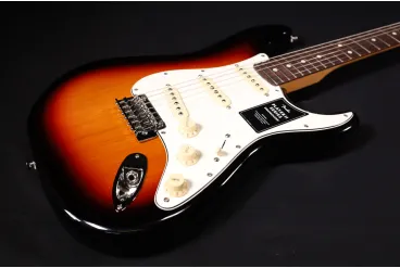 Электрогитара Fender Player Plus Stratocaster Maple 3-Color Sunburst