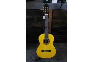 Классическая гитара Yamaha CG182S