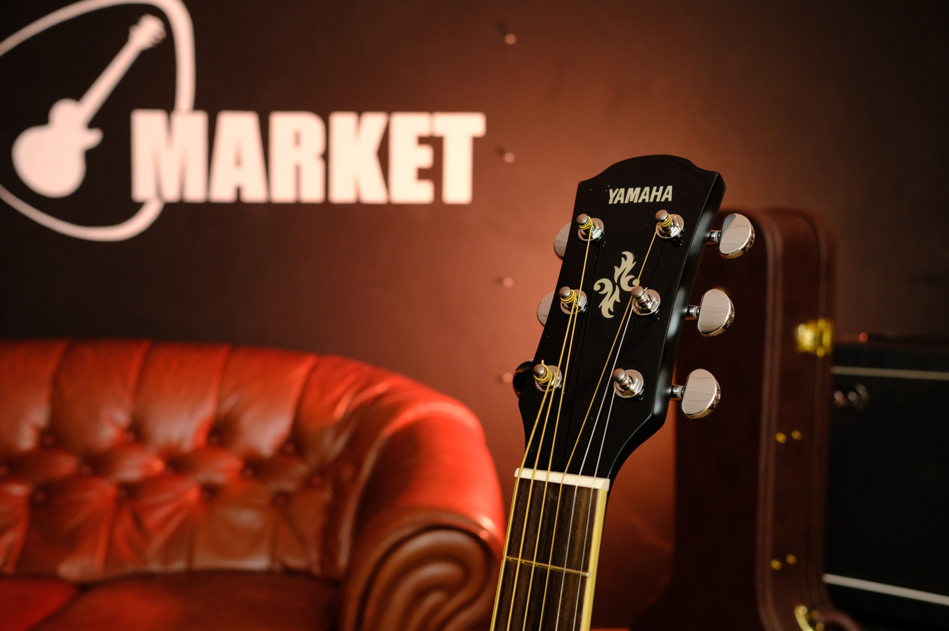 Электроакустика Yamaha APX600 ORIENTAL BLUE BURST