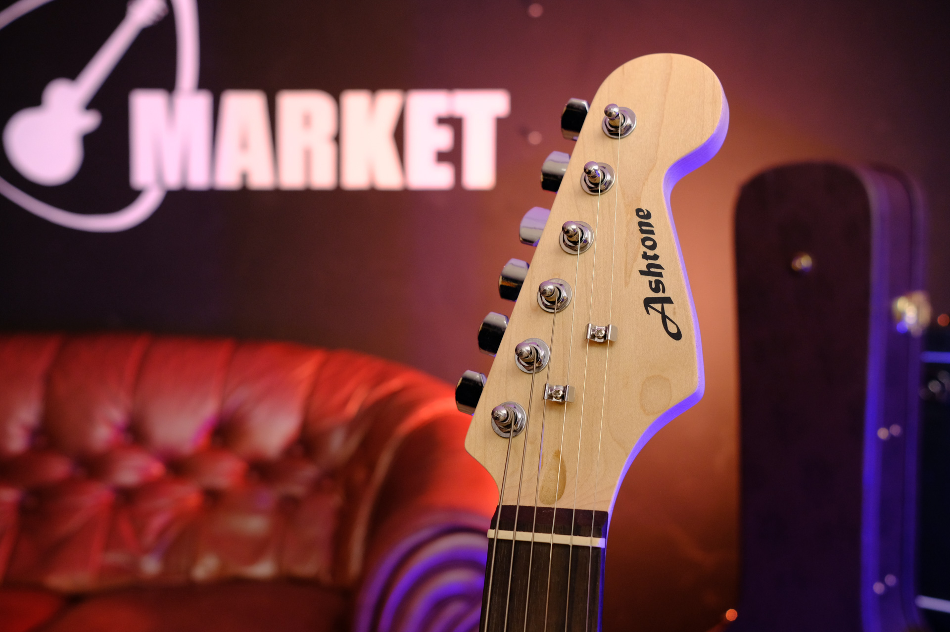 Электрогитара Ashtone ST-100 / BL