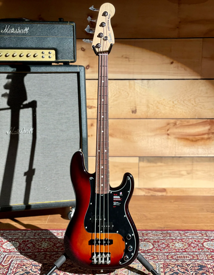 Бас-гитара Fender American Performer Precision Bass Rosewood Fingerboard 3-Color Sunburst
