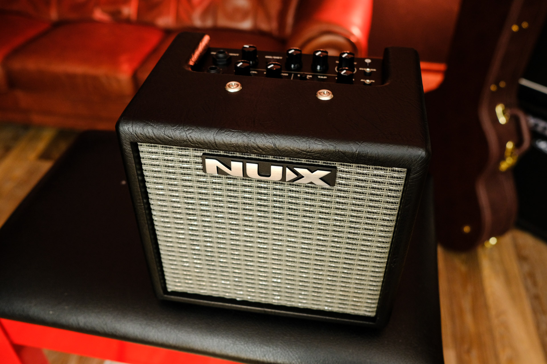 Mighty-8BT-MKII Цифровой комбоусилитель, портативный, 8Вт, Nux