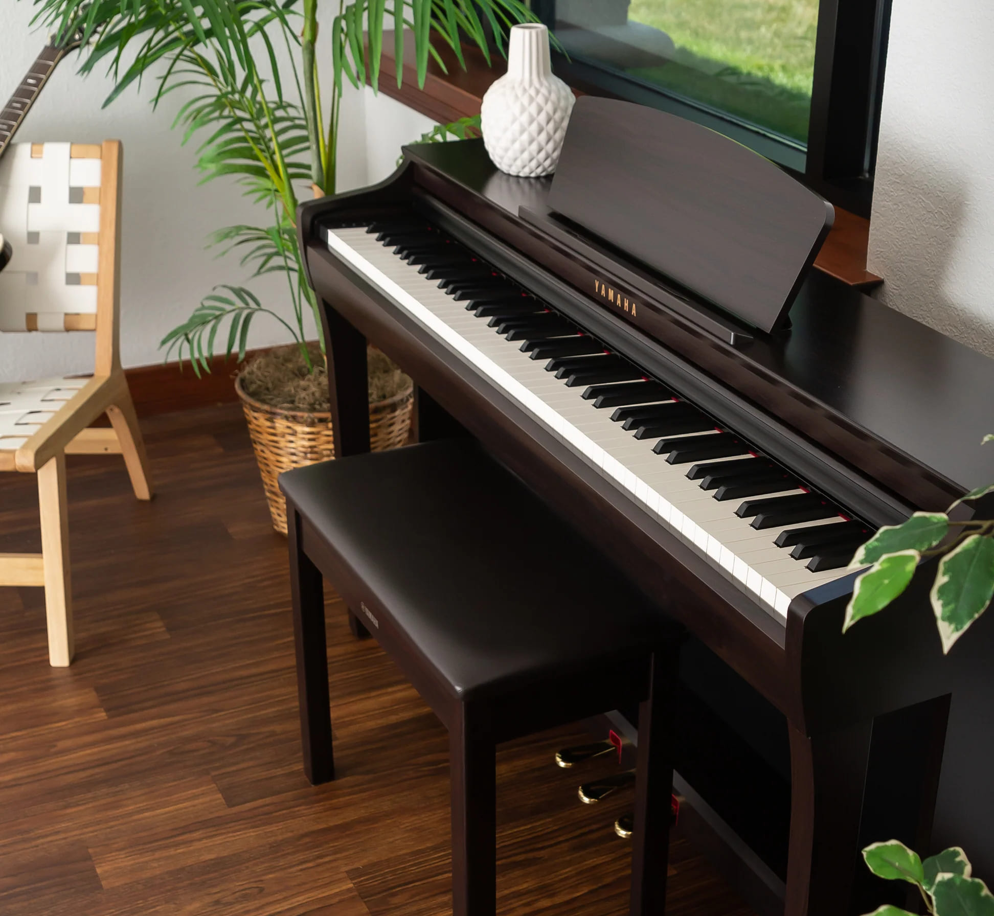 Цифровое пианино Yamaha CLP-725 R