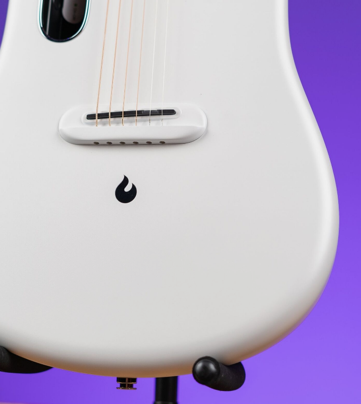 Lava ME 4 38 White трансакустическая гитара с чехлом, цвет белый