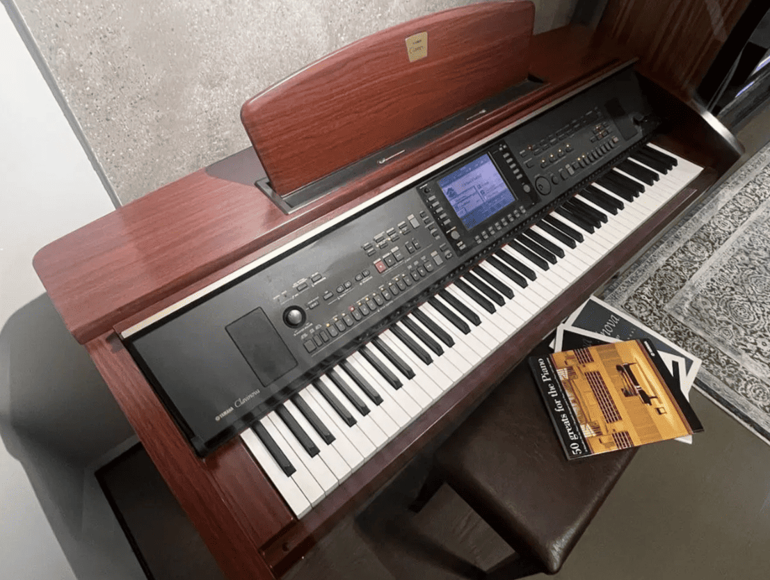 Цифровое пианино Yamaha Clavinova CVP-307 б\у