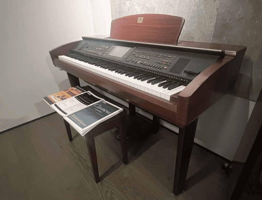 Цифровое пианино Yamaha Clavinova CVP-307 б\у