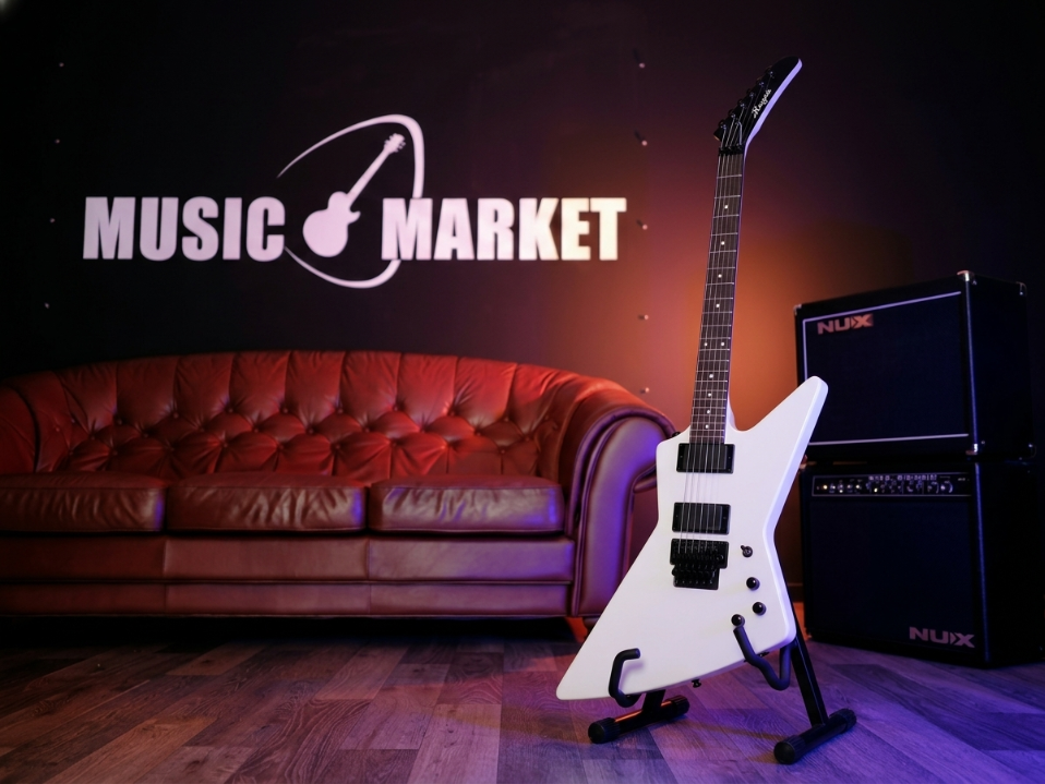 2000EFR-WH Электрогитара, белая, Magna