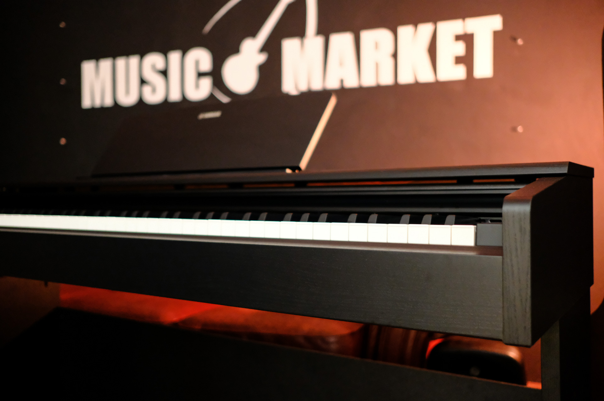 Цифровое пианино Yamaha Arius YDP-144B