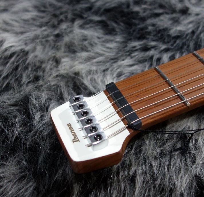 Безголовая электрогитара Ibanez ICHI10-VWM