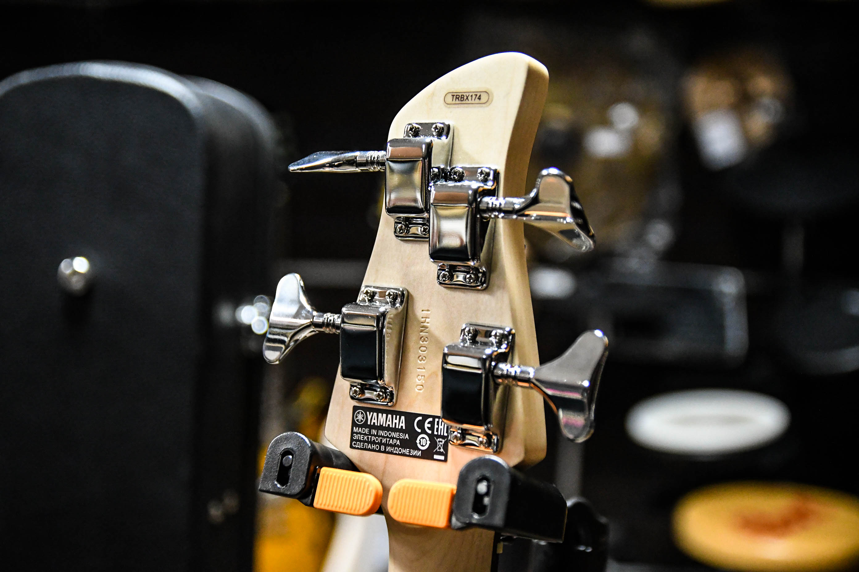 Бас-гитара Yamaha TRBX174 OLD VIOLIN SUNBURST