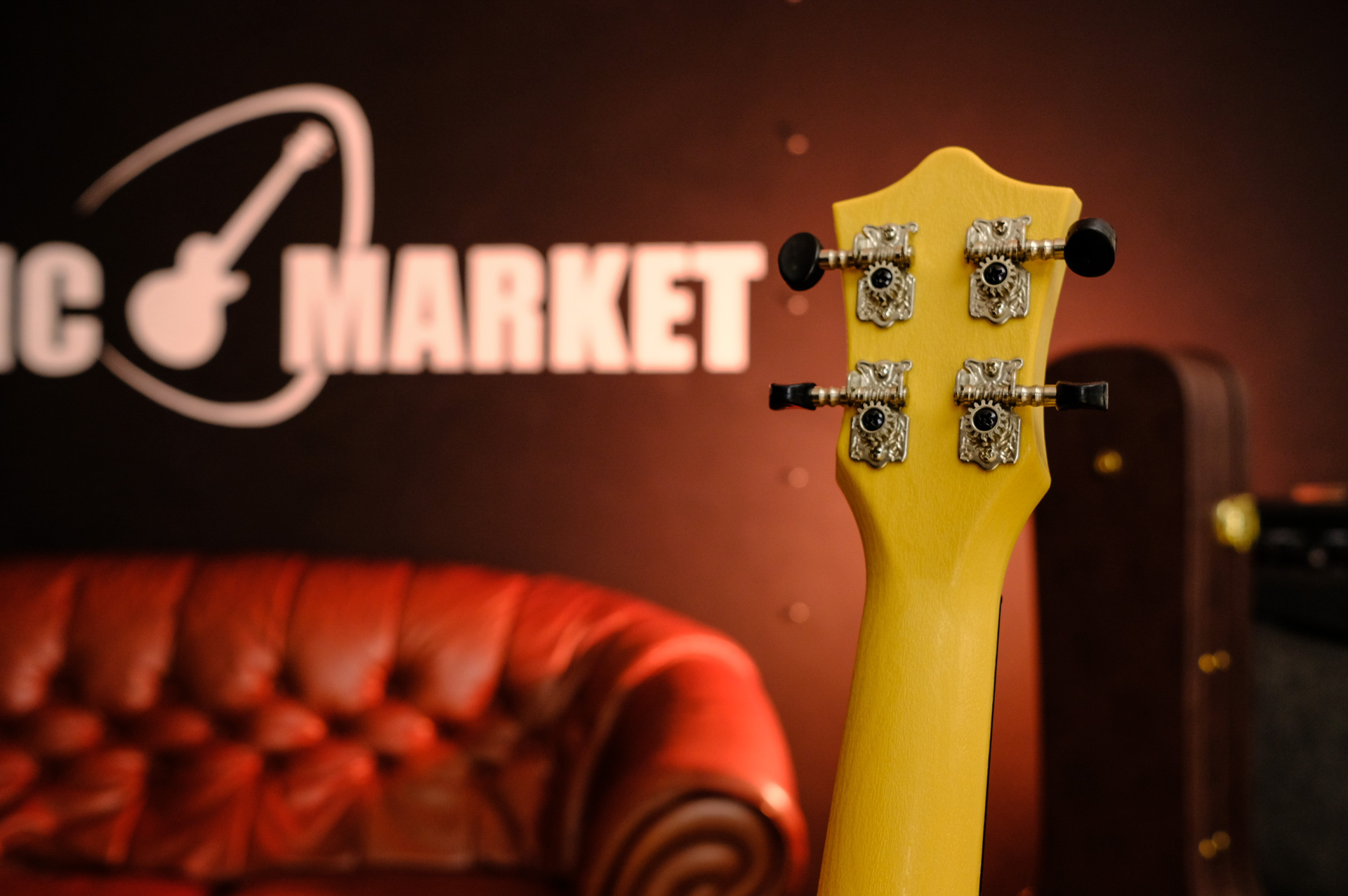 Укулеле сопрано со звукоснимателем Flight TUS 35E BK