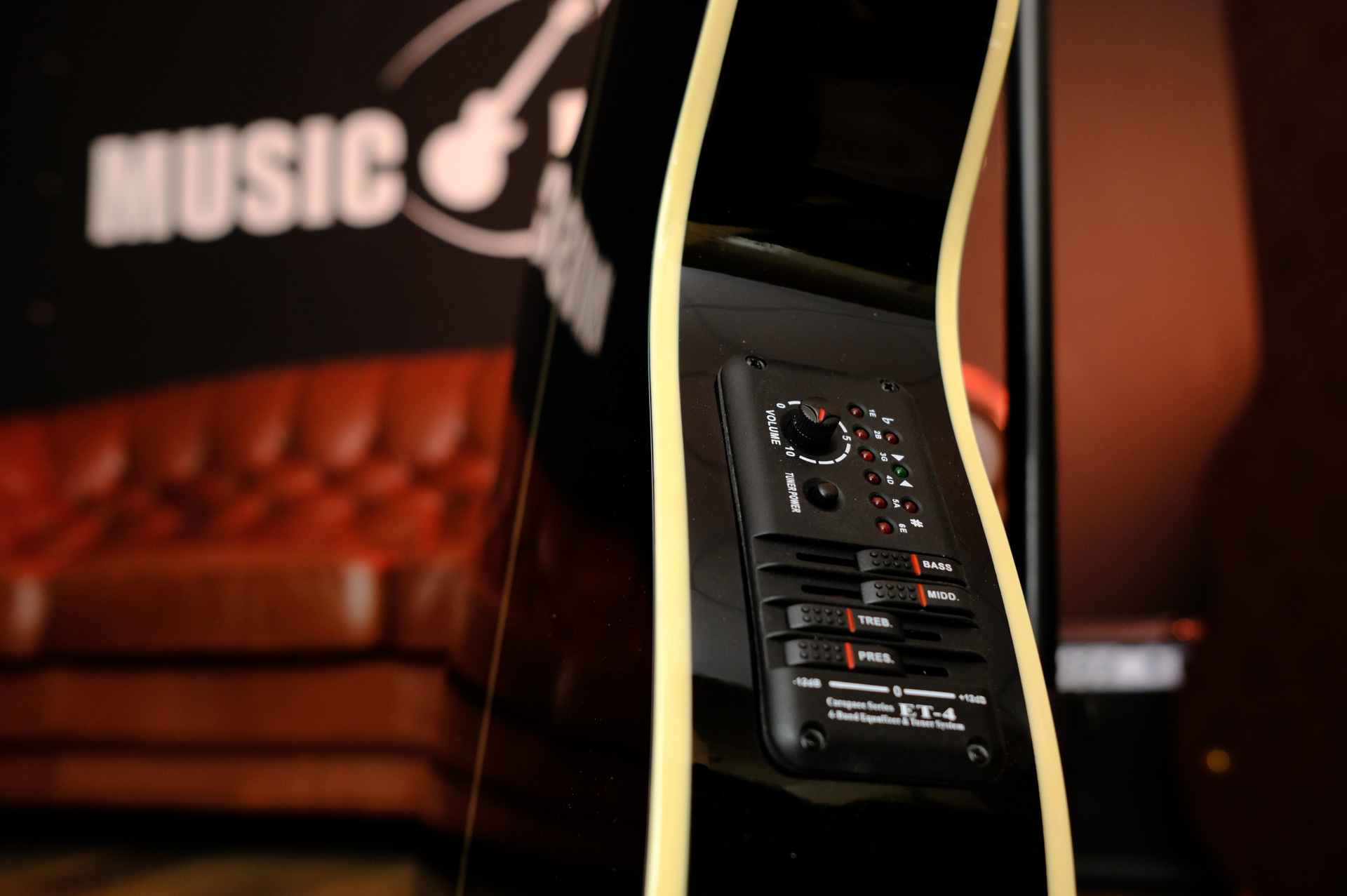 Электроакустическая гитара Martinez SW - 024 / HC / BK