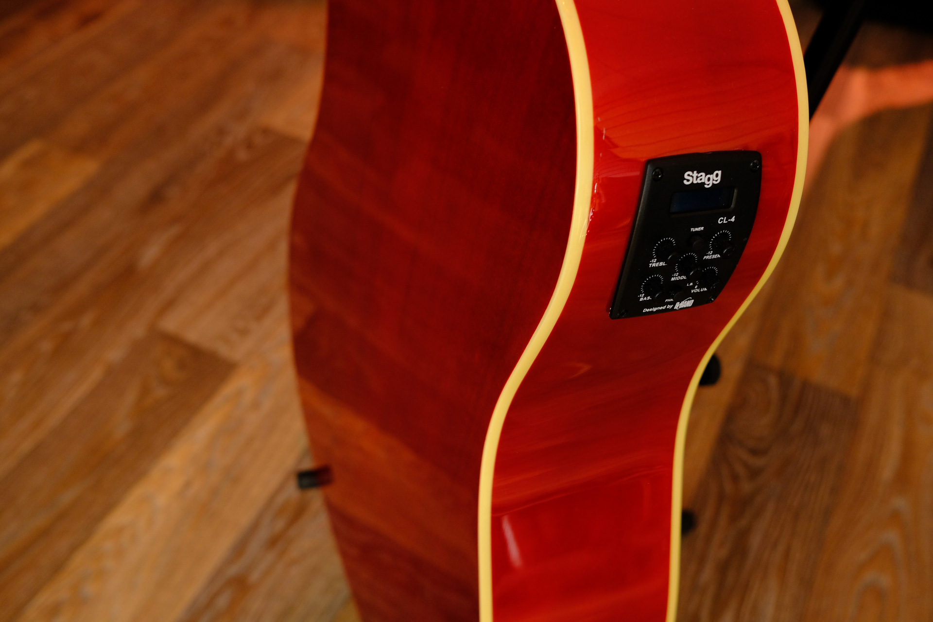 Электроакустическая гитара STAGG SA35 DSCE-TR