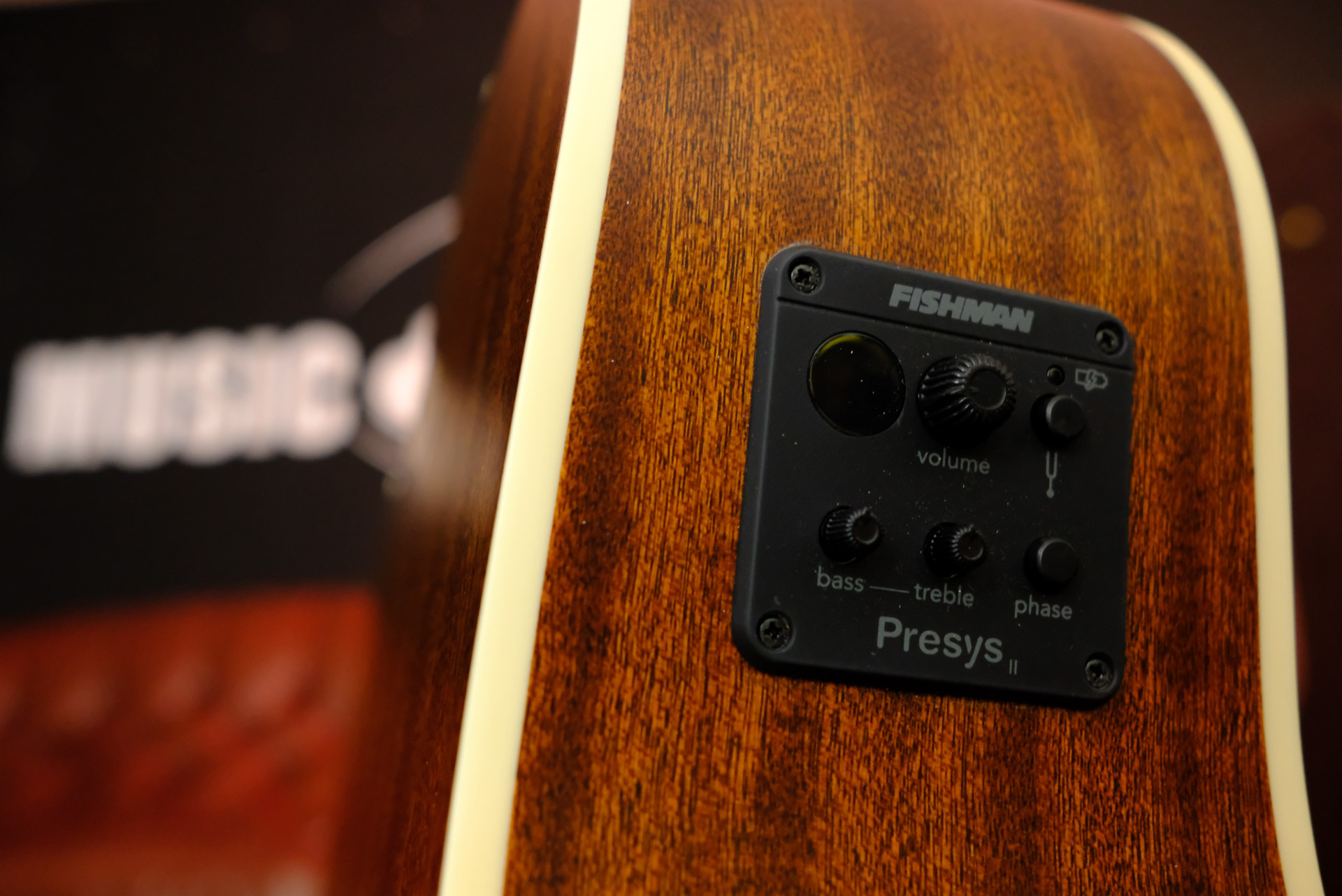 Электроакустическая гитара Cort  MR Series MR600F-NS