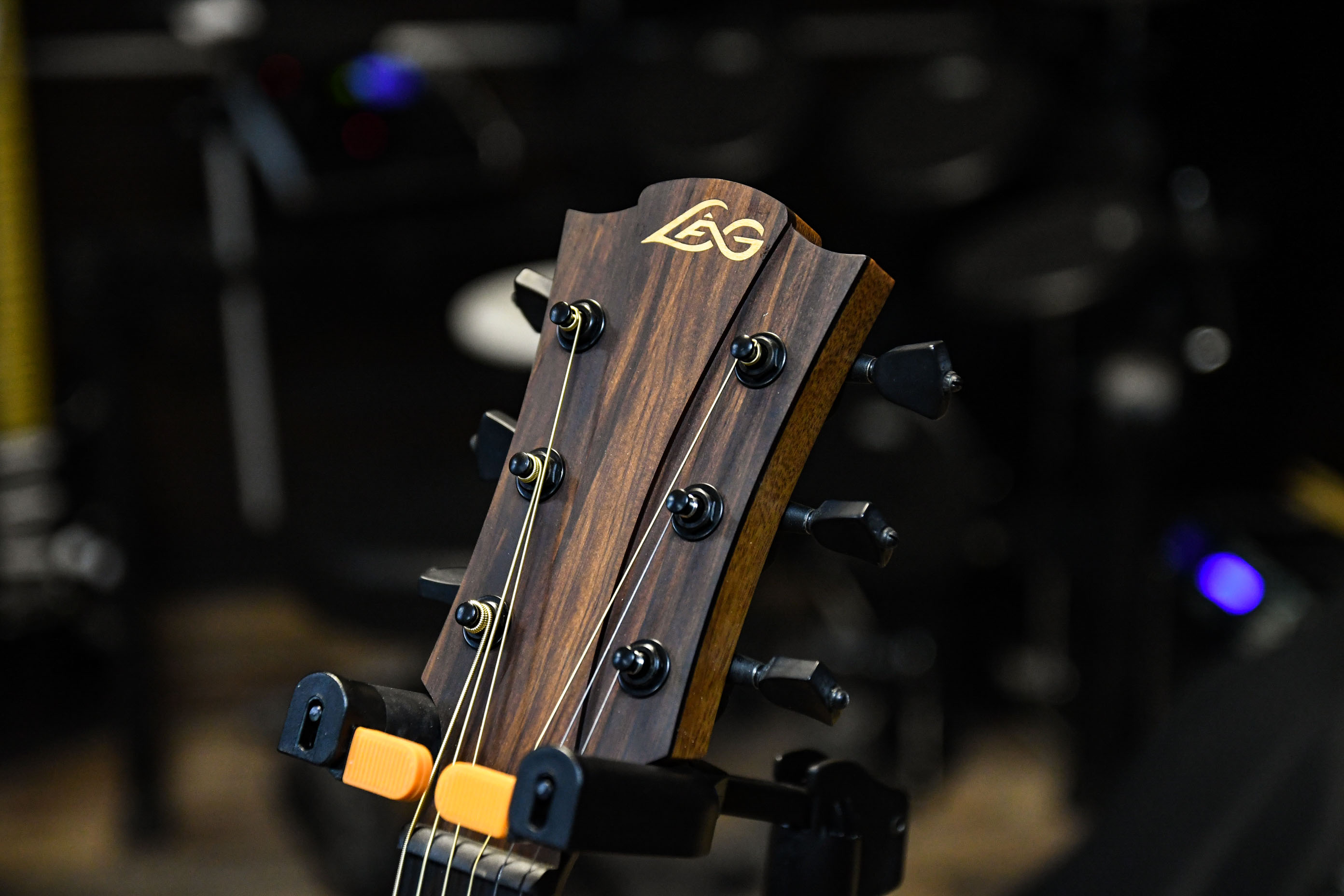 Акустическая гитара LAG T-118D