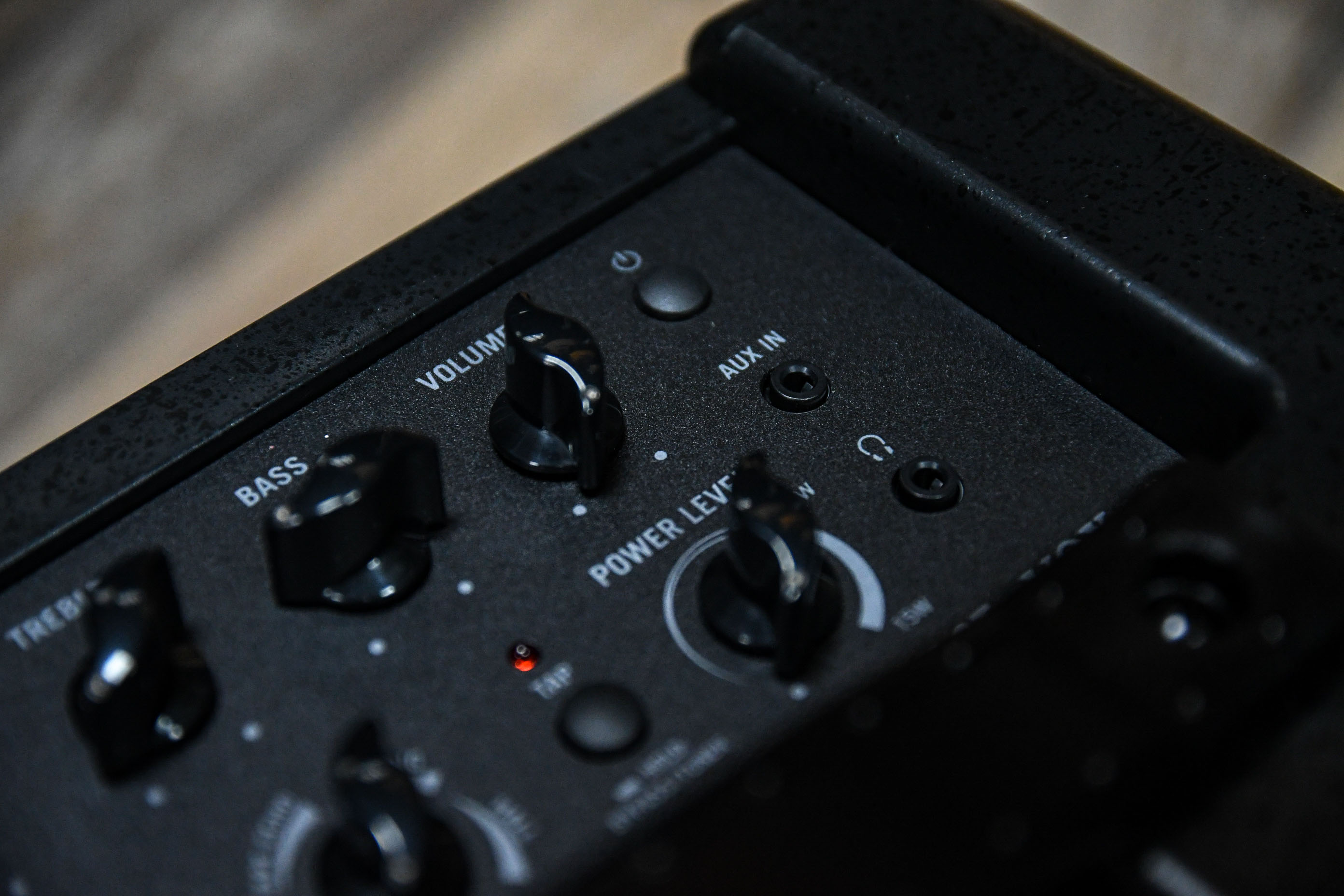 VOX VX15-GT гитарный моделирующий комбоусилитель, 15 Вт, 1x6.5'