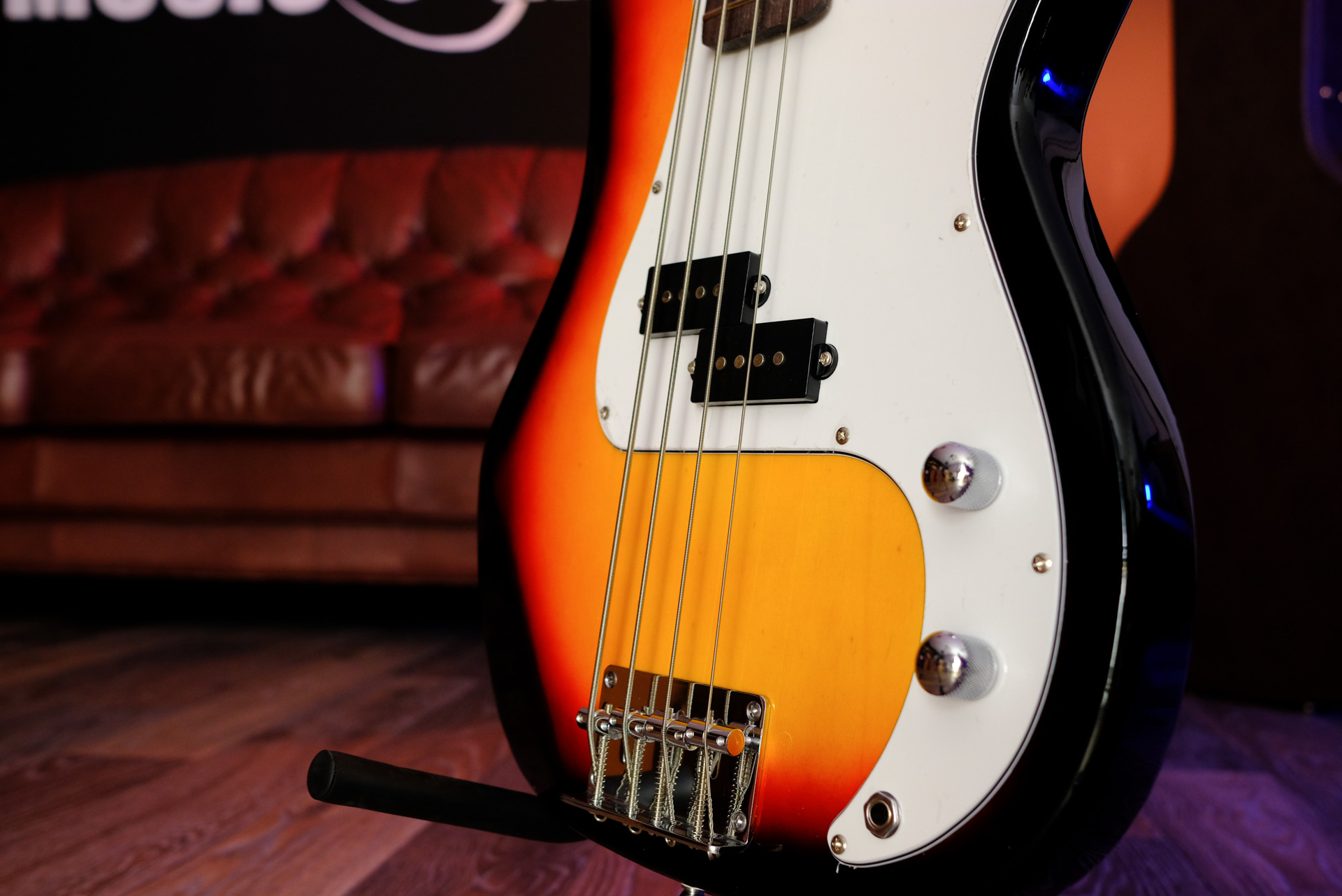 Бас-гитара Fabio AB-10 SB