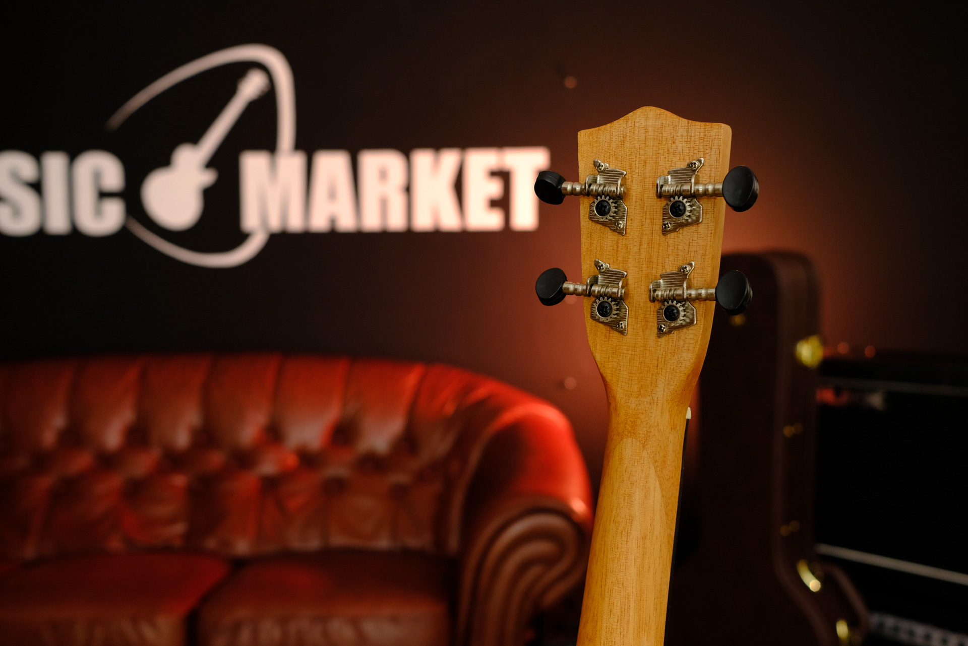 Укулеле Fabio UK23-550 EQ Mahagoni c покдлючением