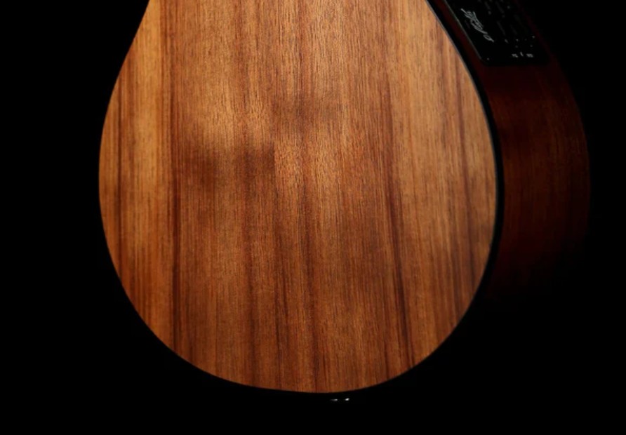 Электроакустическая гитара Maton EMBW-6