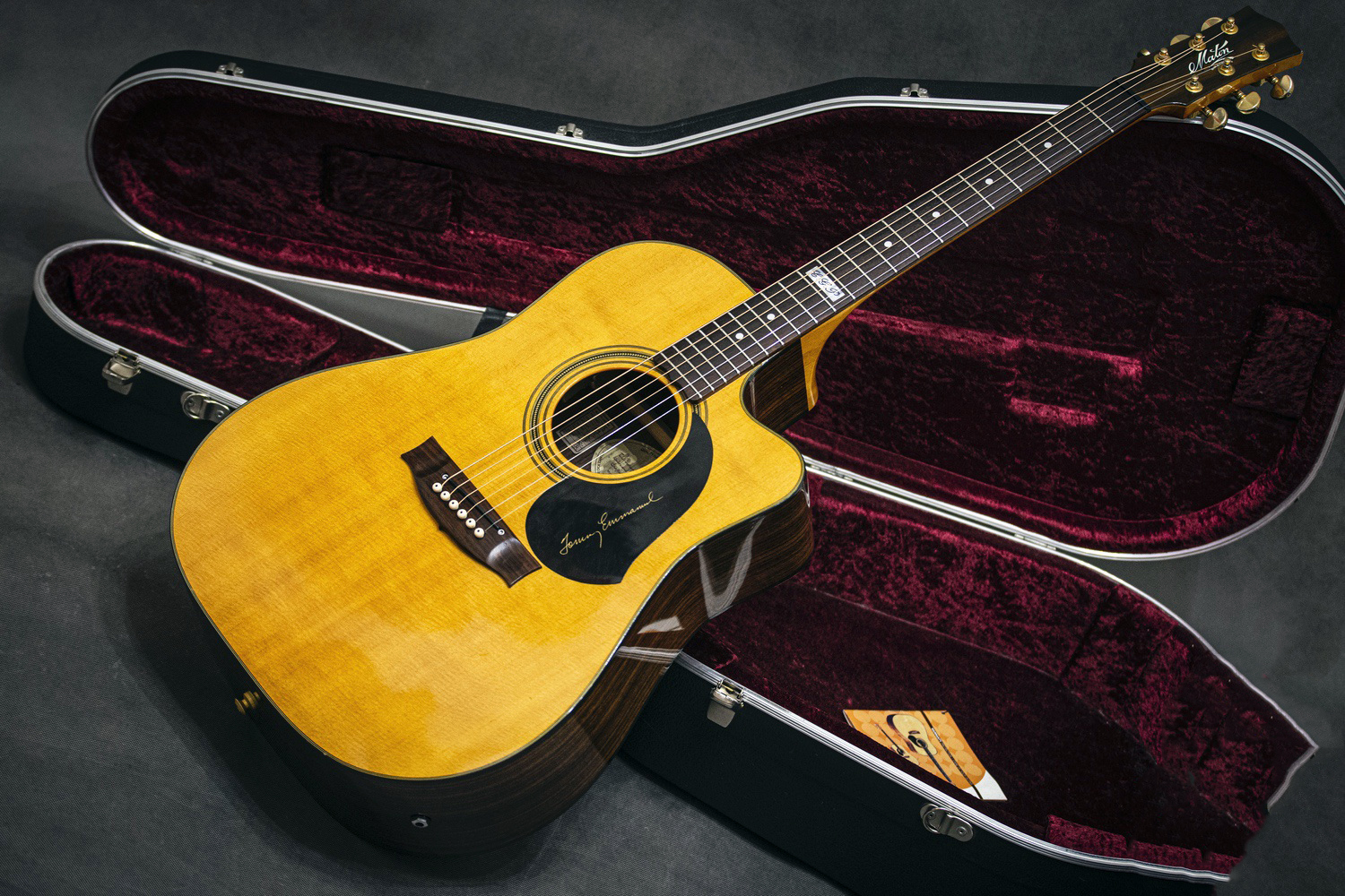 Электроакустическая гитара Maton TE1