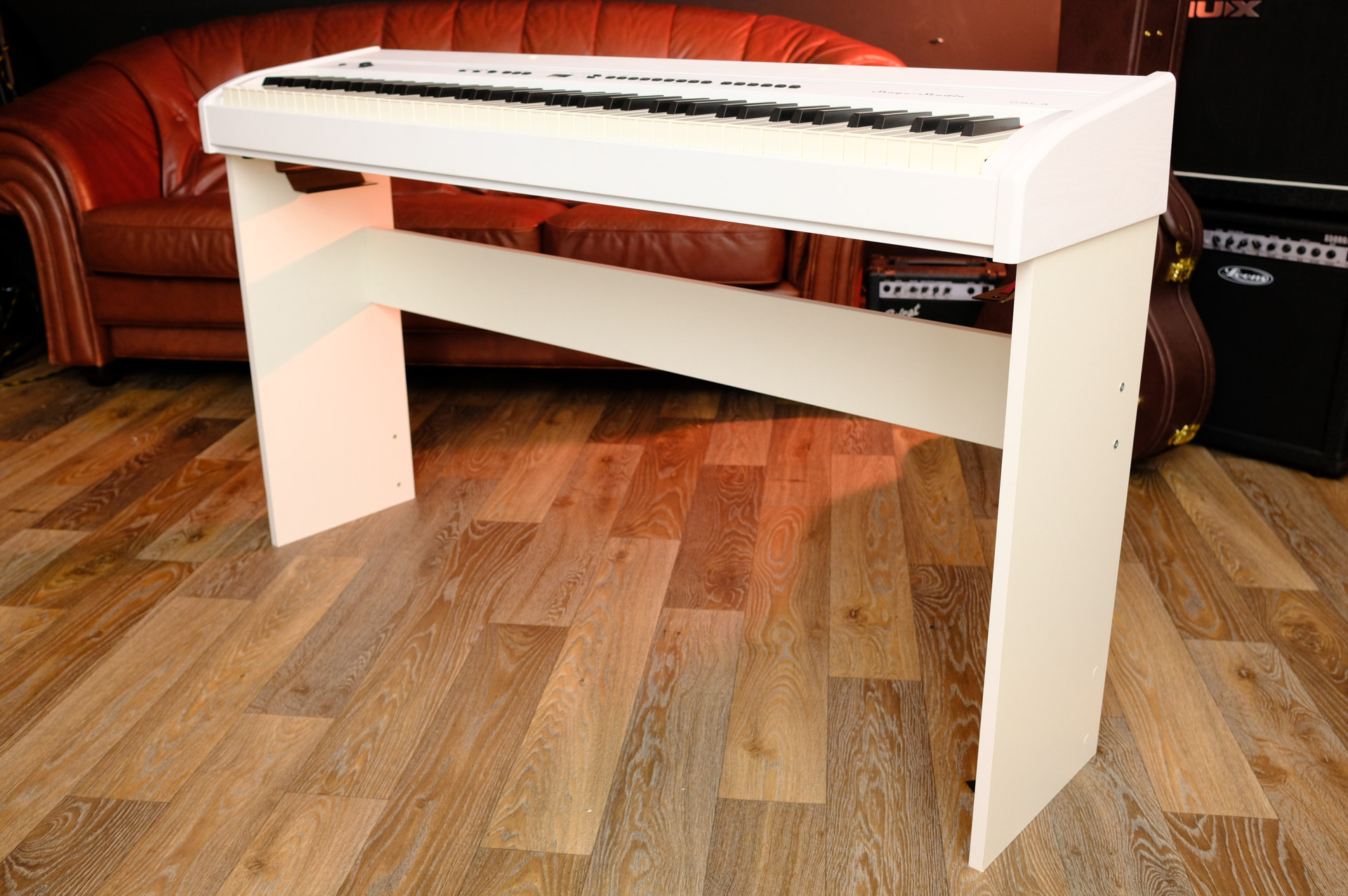 Цифровое пианино, белое, со стойкой Orla Stage Studio 438PIA0704