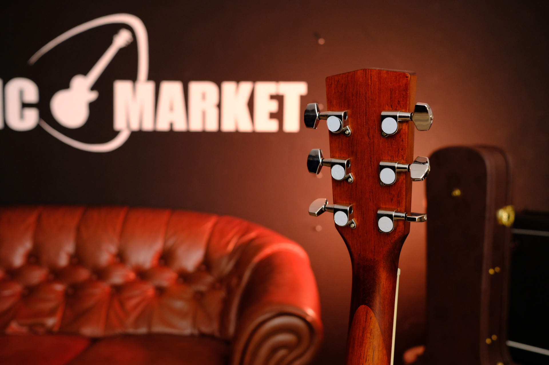 Электроакустическая гитара Parkwood W81E-OP