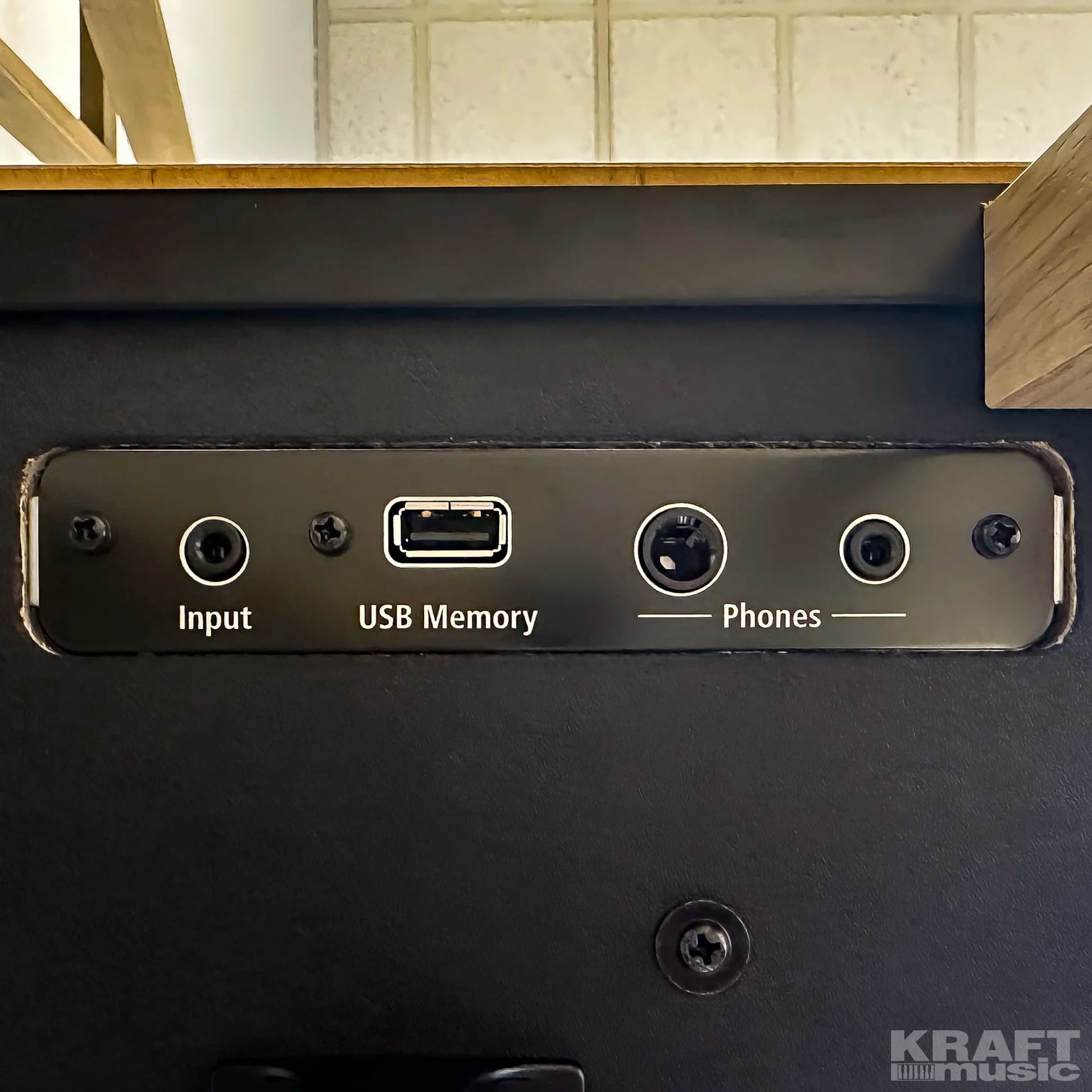 Цифровое пианино Roland RP701 CB (Современный черный)