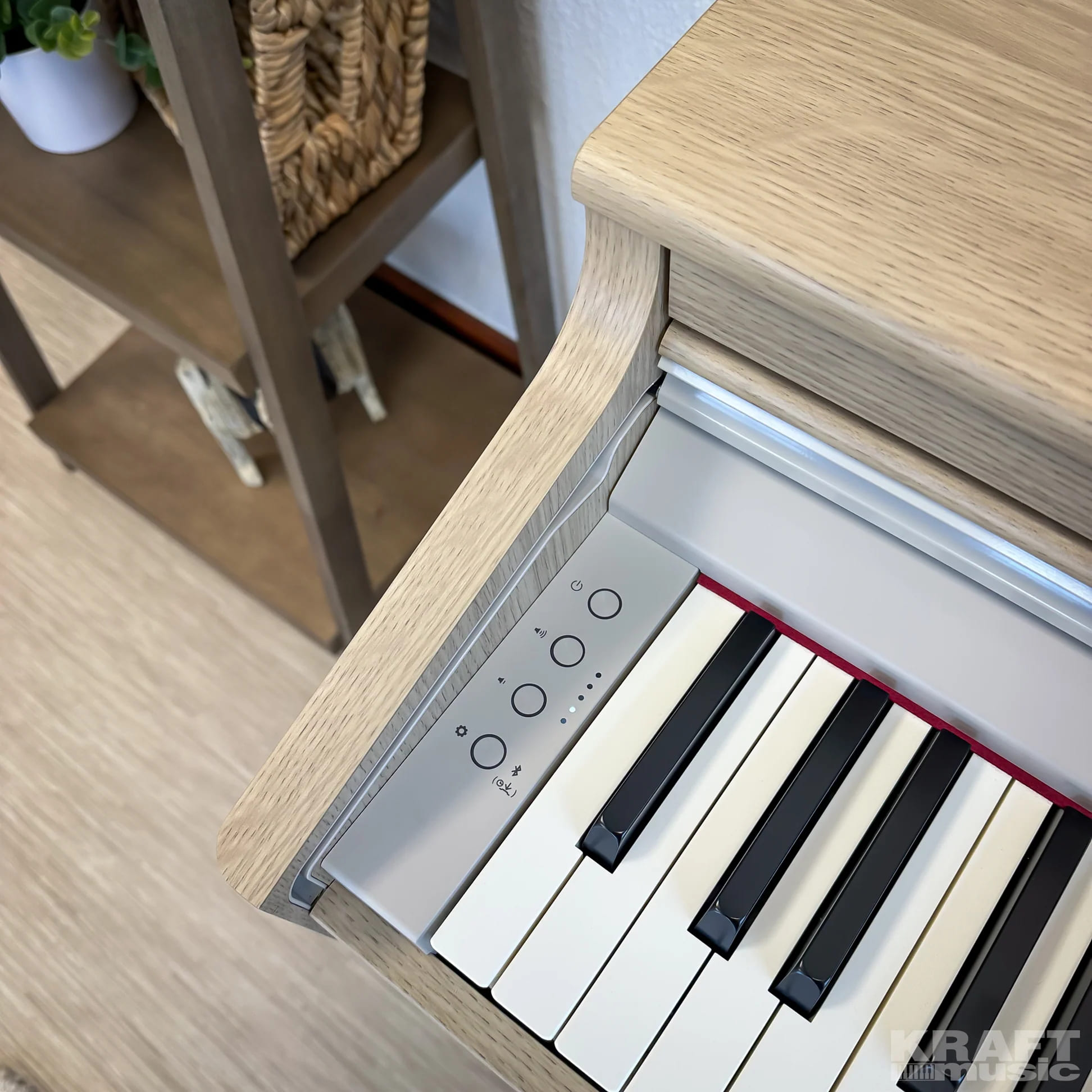 Цифровое пианино Roland RP701-LA (Светлый беленый дуб / бежевое)