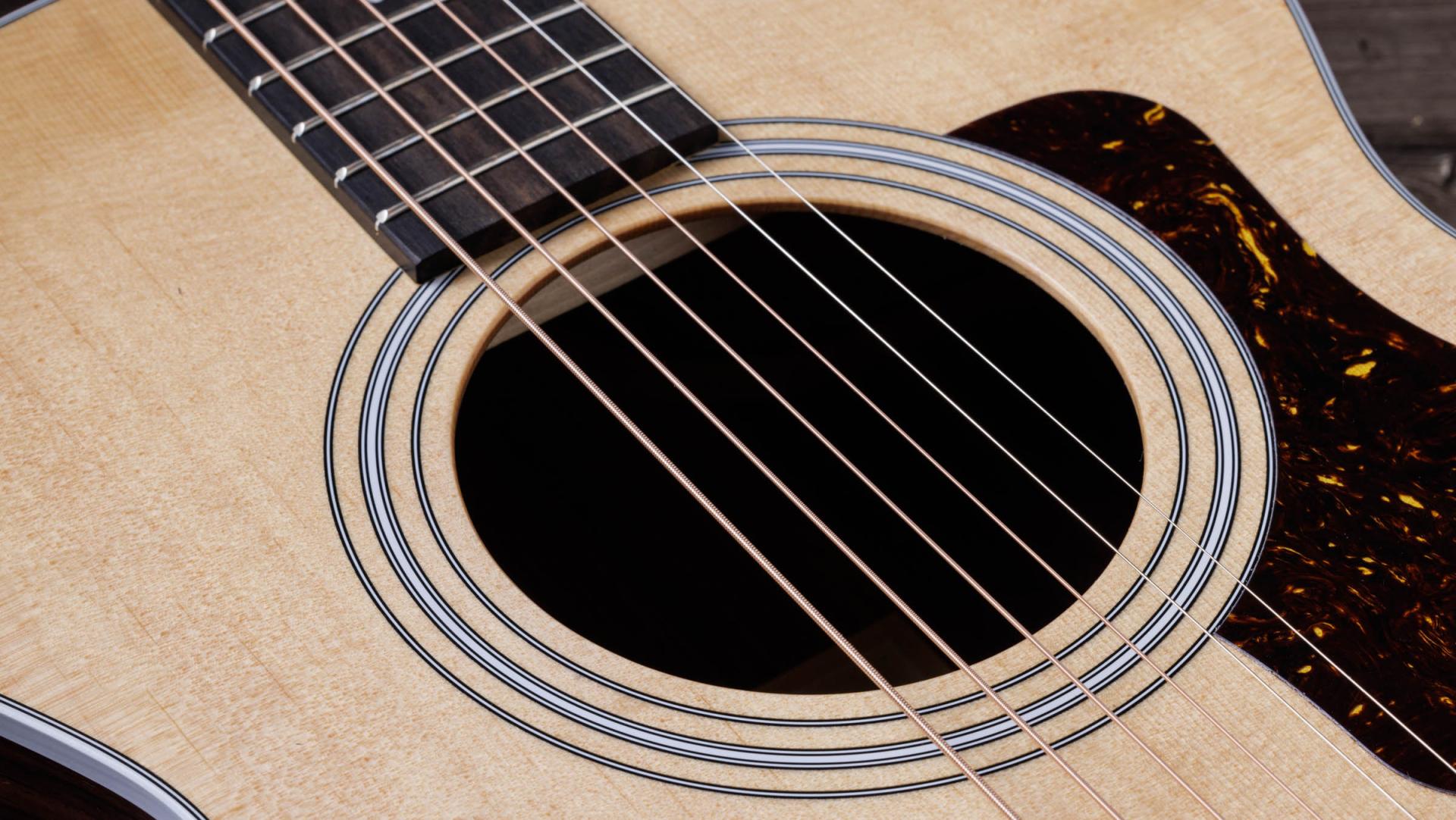 Электроакустическая гитара Taylor 212ce