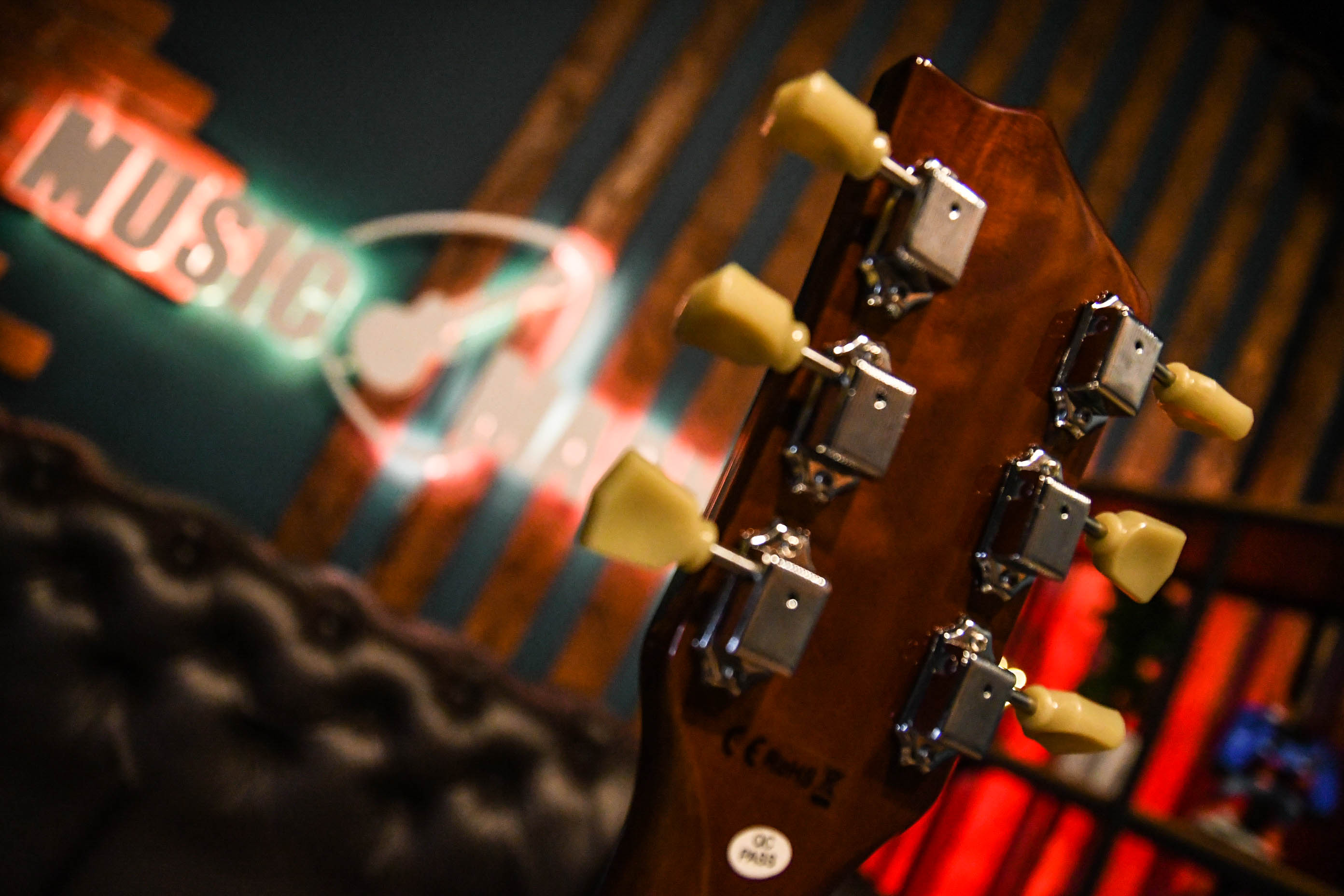 Электрогитара шестиструнная JET JL-500 GD